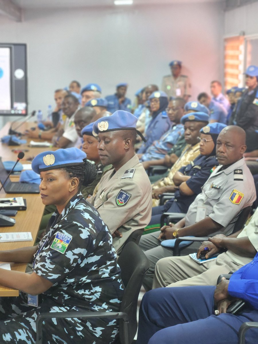 MonuscoPolice's tweet photo. #Kinshasa - Le polad a successivement échangé avec @UNPOL du secteur de Kinshasa et #Egypfu-2  afin de s'enquérir de leurs conditions de vie et de travail. https://t.co/E0UxPDtqO9