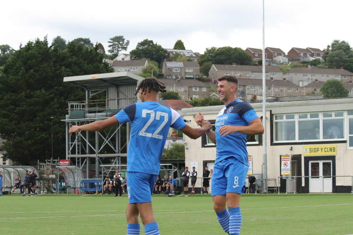 51' GOAL | GÔL 

Carmarthen Town AFC 2-1 Briton Ferry Llansawel 

Rio Booth flicks it on from a Tyler Aylward free kick 

#UnHenAur #OneOldGold