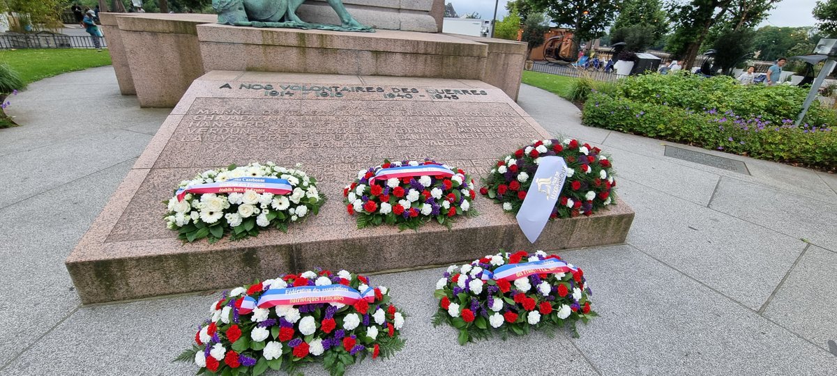 La fête Nationale s'est déroulée cette année le 12 juillet .🇫🇷🇱🇺🇪🇺
Avec la traditionnelle cérémonie de commémoration à la Gëlle Fra.

Merci à la fédération des associations patriotiques française à Luxembourg pour cette belle organisation