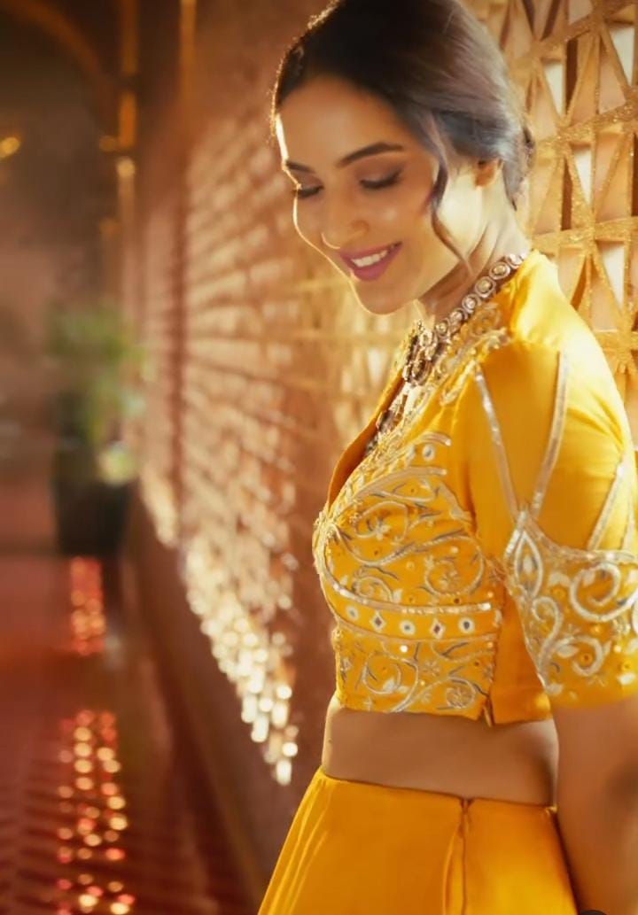 Nishi Amlani ( Jasminians Forever) tweet media