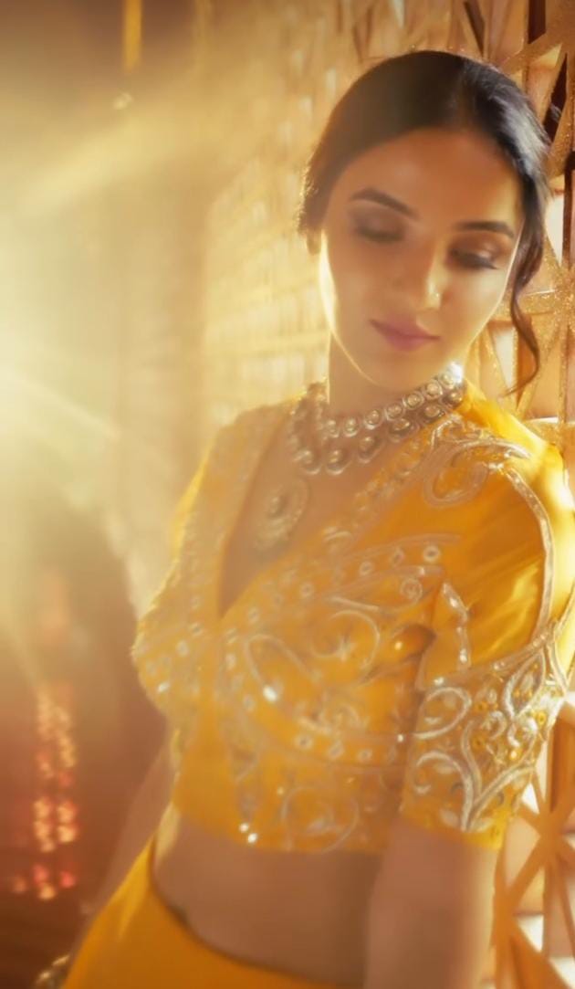 Nishi Amlani ( Jasminians Forever) tweet media