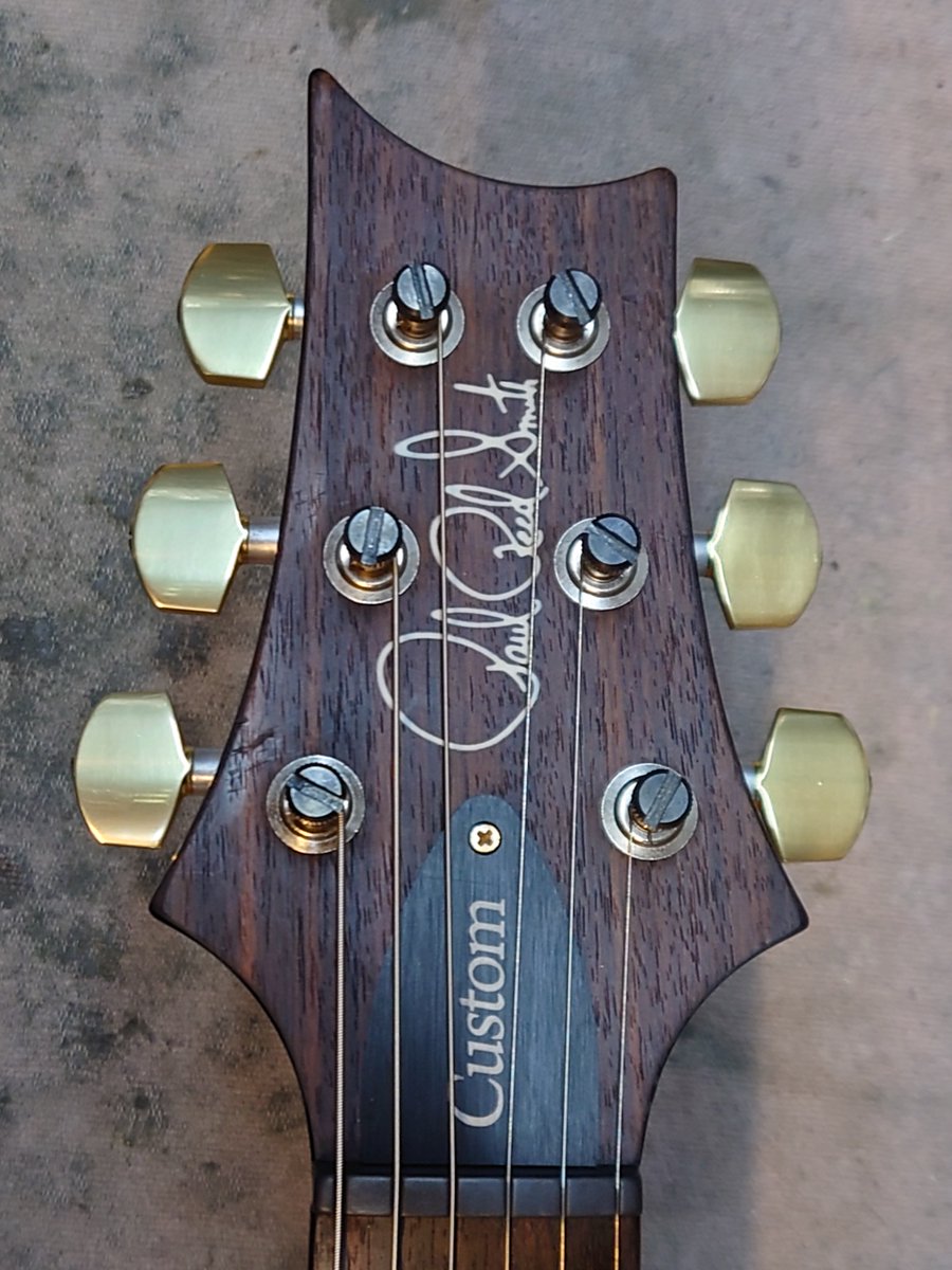 OtaichiGakki's tweet photo. 10topグレードのメイプルトップイカス！
Paul Reed Smith Custom 24 10top Whale Blue！

なんと言ってもフィガードメイプルがナイスルックス！
定番のカスタム24に85/15ピックアップで抜群の扱いやすさ！

#PRS #Custom24 #ポールリードスミ��� #10top #カッコイイ https://t.co/nMwUUJk3oW