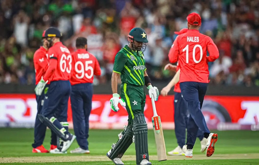 Younis Khan 🗣️:
Babar Azam is so unlucky that no one supports him either in batting or in captaincy. 💔
#PakistanCricket