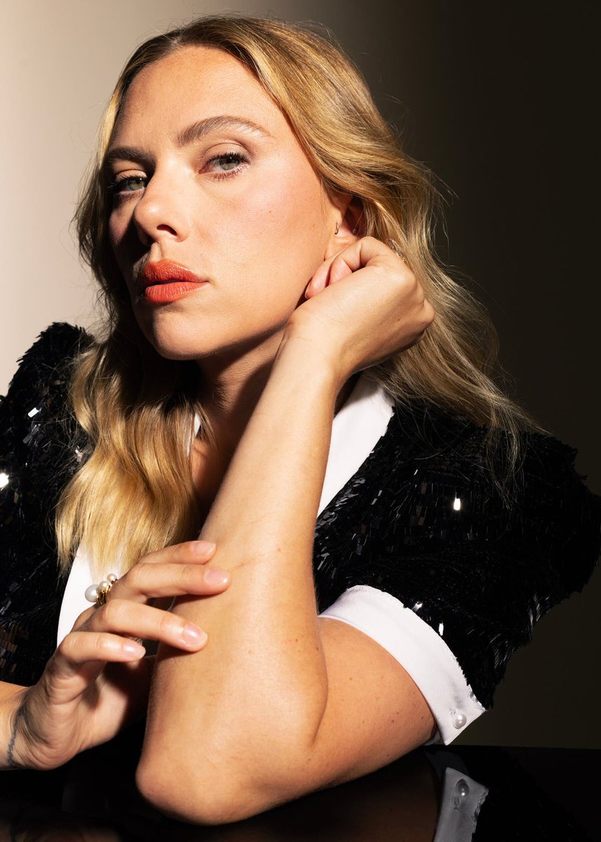 whatsupscarlett's tweet photo. Scarlett Johansson for NY Times

🖤🤍🖤🤍 https://t.co/V9UYymv57r