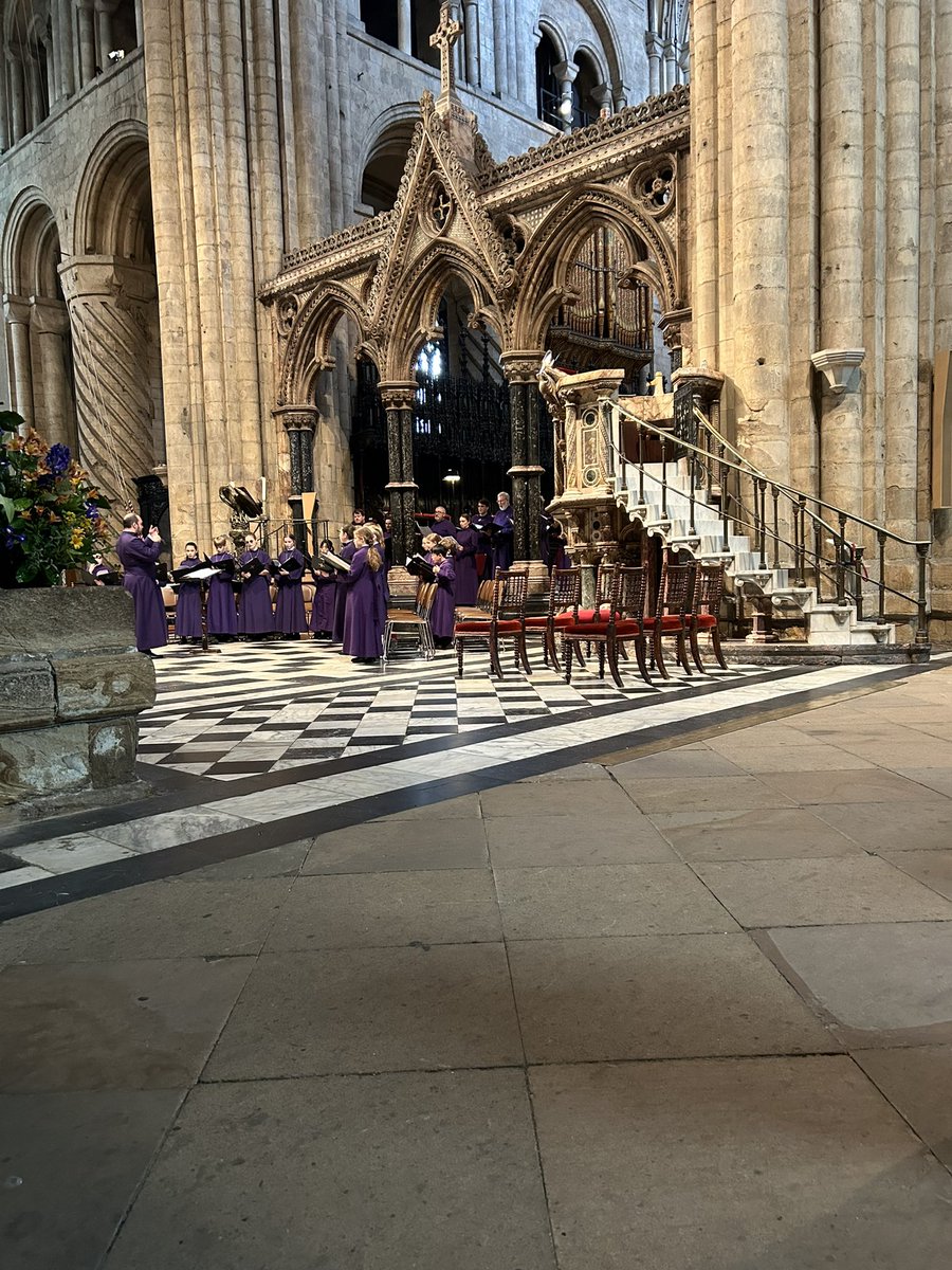 Barrington House tweet media