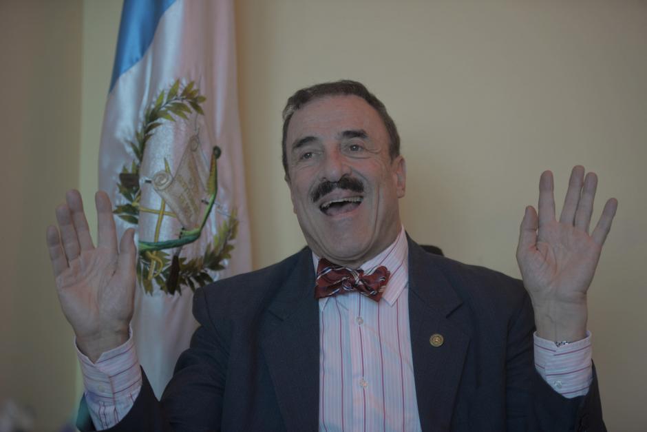 Ricigt1's tweet photo. 🚨#LaMiraEnLasCortes 👁️👁️ Fernando Linares Beltranena, del #PactoDeCorruptos, interpuso un amparo en la Corte de Constitucionalidad ⚖️ para frenar el proceso de postulación, el Congreso y las comisiones de postulación de #CSJ y Salas de Apelaciones 🚫, alegando injerencia de la OEA. #SOSGuatemala