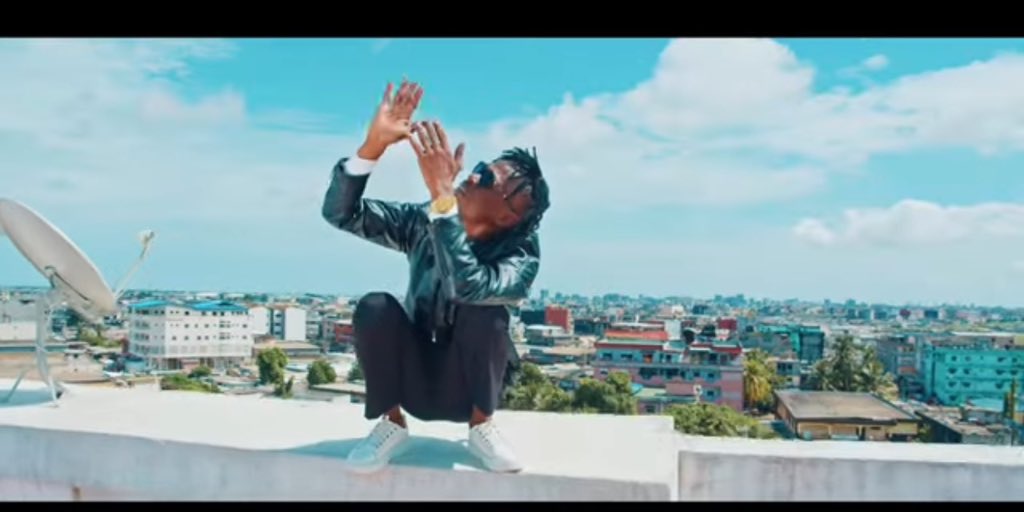 Nouveau clip ghetto, lien en bas 

youtu.be/TyEr4-9Q3Z0?si…