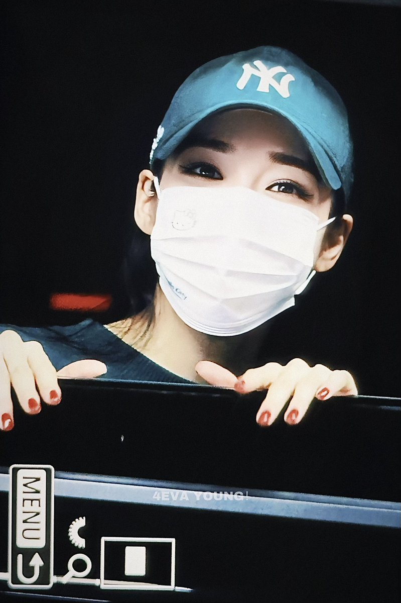 4EVAYOUNG801's tweet photo. 240713 롹시황 짱🖤❤️ #티파니 #티파니영 #Tiffany #TiffanyYoung https://t.co/vcuaqYPF97