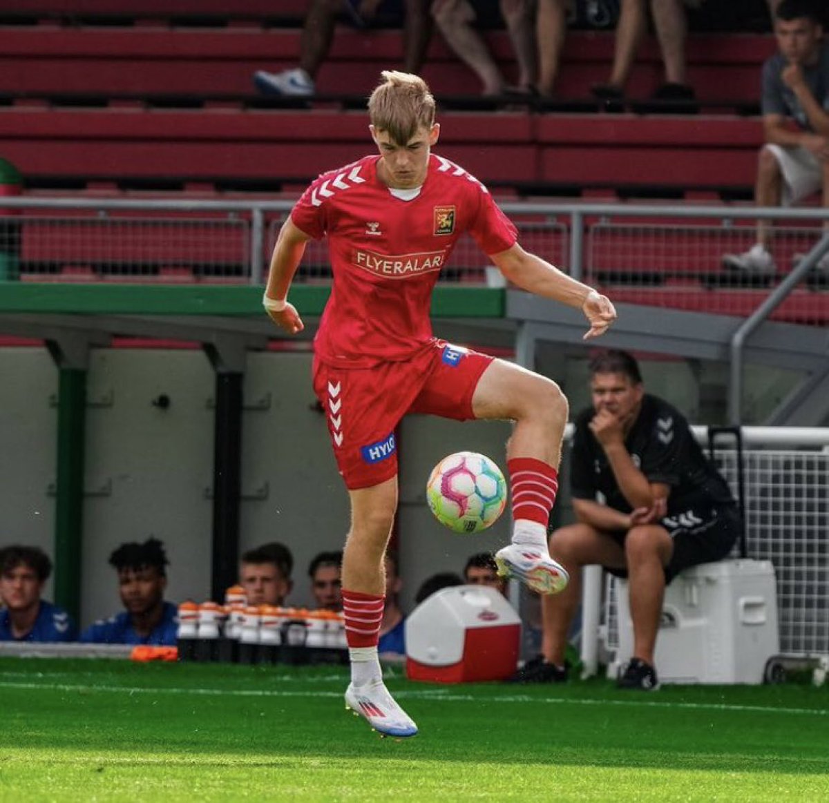 JuveMedia_'s tweet photo. 🚨 Juventus have officially signed the Polish-Austrian talent, David Puczka (2005). He will join the Next Gen team and play as a left-back or left-sides centre-back. https://t.co/QkX91p8y13