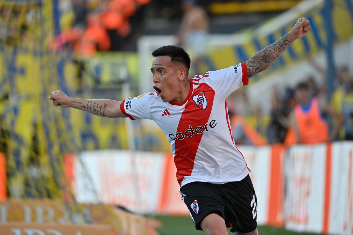 HauserM25's tweet photo. Debate eterno, 17 goles en 127PJ para que lo lloremos tanto? El champagne se lo tomaba cuando salia de joda, 6 meses buenos tuvo.
#EsequielBarco #Barco #RiverPlate https://t.co/0psLGbHTLO