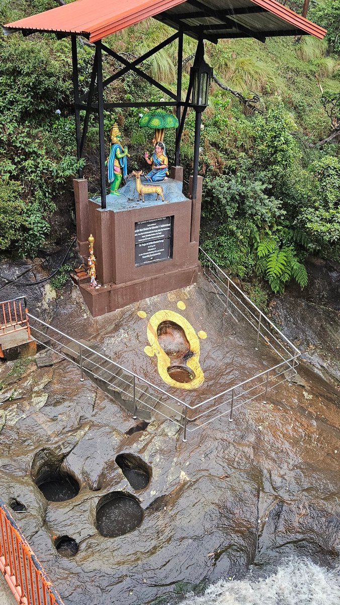 sausms's tweet photo. #Hanuman #nuwaraeliya #SriLanka Hanuman ji footprint.... https://t.co/9cd6pctwm5