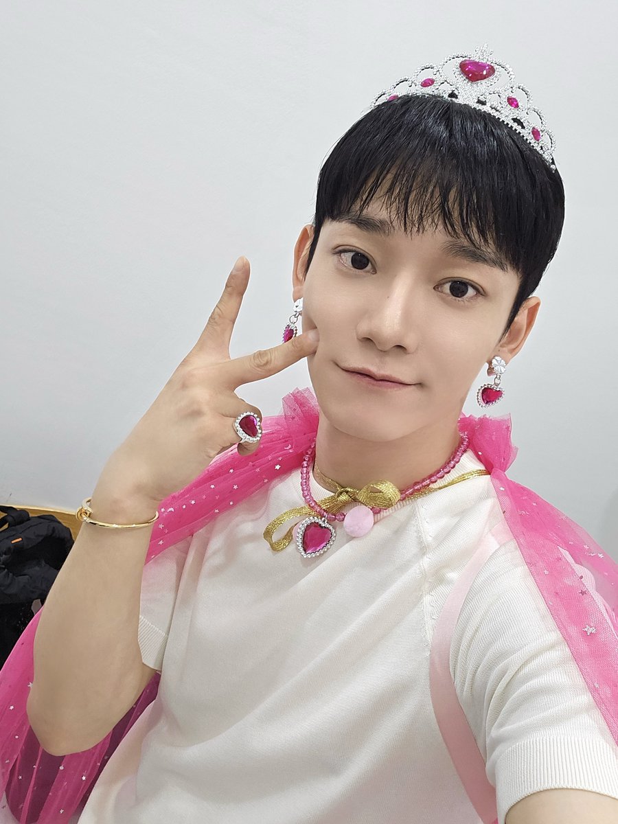 CHEN_INB100's tweet photo. #JDaily

🏠 2024.07.13
 '오늘 밤 문을 열면, 첸입니다' 오픈 스튜디오
 
#첸 #CHEN #DOOR #빈집 #Empty https://t.co/pzNk7R8fQP