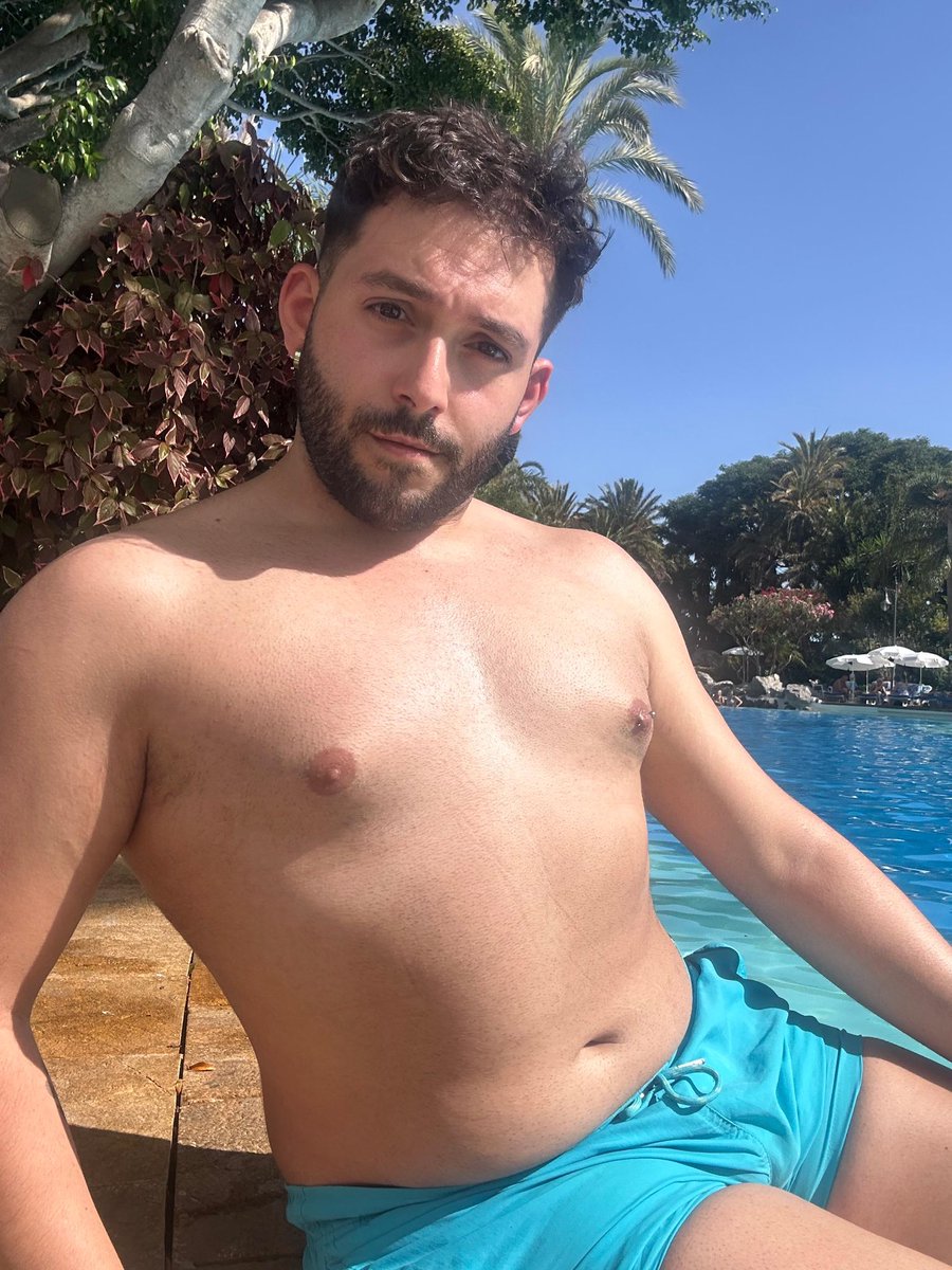 Franpaul95's tweet photo. No tengo el cuerpo que quiero, pero voy poquito a poco consiguiendo cositas 
🩵✨ https://t.co/5rituEU5td