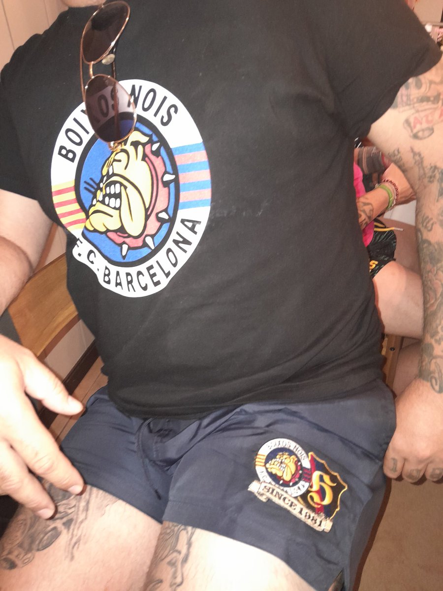 1899omuerte's tweet image. A las comidas o se va elegante o no se va ... BARÇA O MUERTE . #APIO