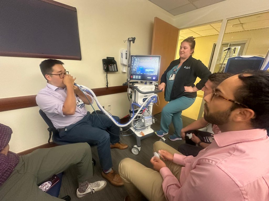JeffPulmonary's tweet photo. Our new fellows learning PFTs and ventilator modes from the patient perspective! 🫁 https://t.co/ogQ1AYs1V3
