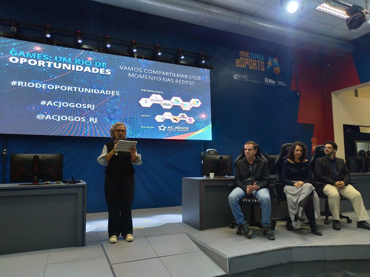 dropsdejogos's tweet photo. O prefeito @eduardopaes presente no evento da @acjogos_rj para discutir, enfim, a cena de jogos indies do Rio de Janeiro! #dropsdejogos #riodeoportunidades #acjogosrj #marcolegaldosgames @dropsdejogos https://t.co/D7dvJV7u4V