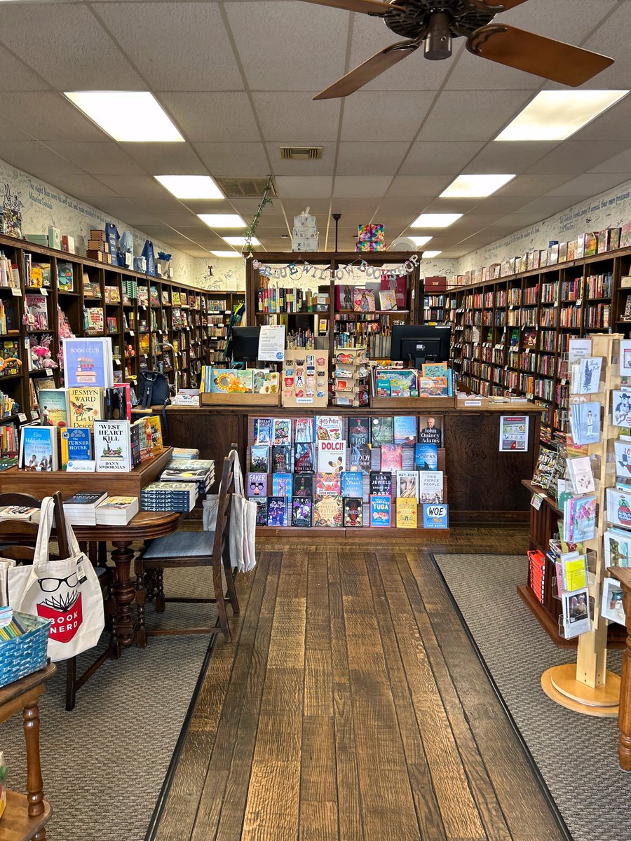 Blue Willow Bookshop tweet media