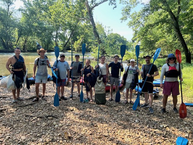 HuschBlackwell's tweet image. Nothing says summer like a classic float trip! 🛶 Our Springfield office’s attorneys and Summer Associates enjoyed a kayaking adventure down the James River. The #HBSummerProgram excursion was packed with fun, laughter, snacks, and ice cream treats. #417land