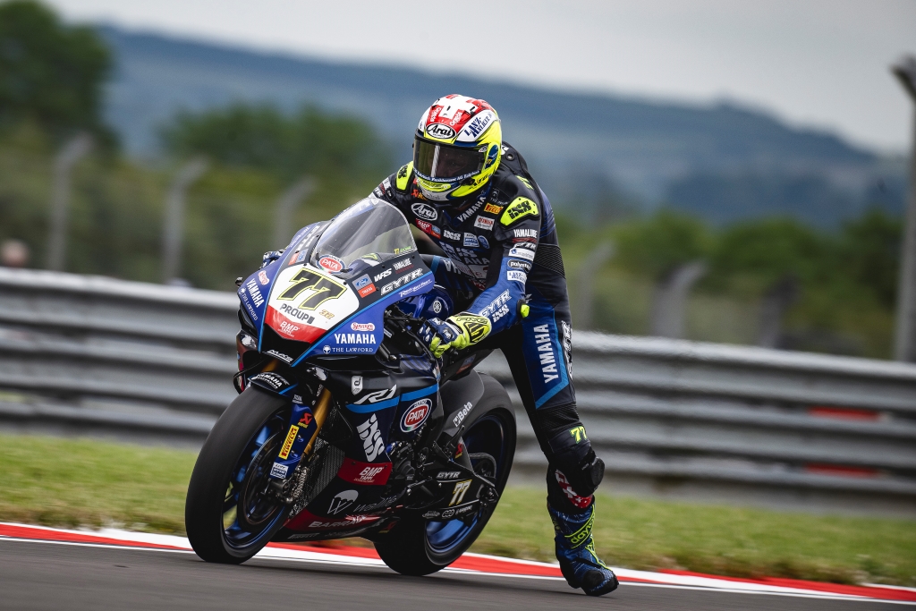DomiAegerter77's tweet photo. #UKWorldSBK Race1️⃣ 🏁
🅿️8️⃣ +24.648
#DA77 with @GRTYamahaWSBK at @DoningtonParkUK
@WorldSBK Round 5️⃣
@yamaharacingcom #R1
#ARAI
#IXS
#FiveGloves
#DaytonaBoots https://t.co/4IfKOtw87h