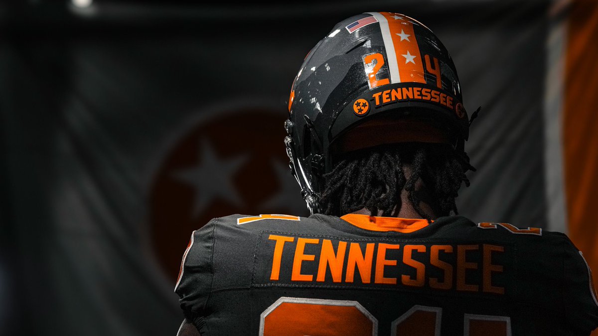 CFBKings's tweet photo. Tennessee just released new Smokey Grey uniforms for this season 🔥👀 https://t.co/z8GU5LNYiD