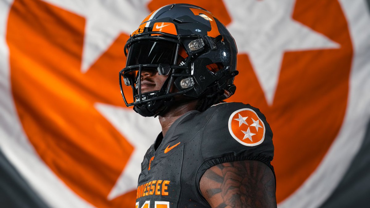 CFBKings's tweet photo. Tennessee just released new Smokey Grey uniforms for this season 🔥👀 https://t.co/z8GU5LNYiD