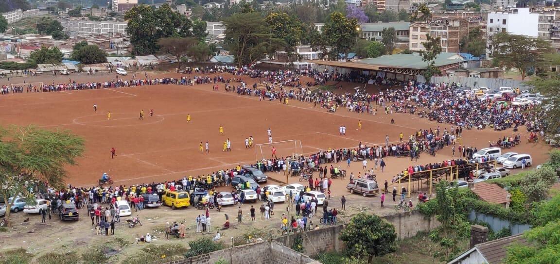 GhettoRadio895's tweet image. Situation Woodley Stadium, Kibra .
Over 100 Million ilitolewa shughuli ipigwe vijana warudi grao .
Now Vs Before 
#Offside