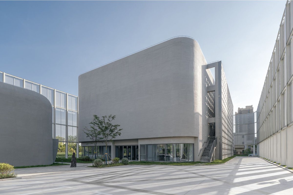 aasarchitecture's tweet image. Fengxian Qixian Jesus Church by Wutopia Lab
#architecture #auditorium @wutopia.lab tinyurl.com/mrxn65yu