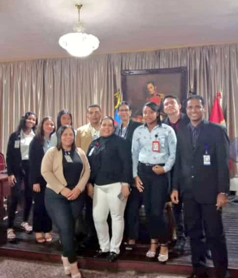 DdPMiranda's tweet photo. Valles del Tuy: defensora adjunta de la Subsede Charallave, por invitación del Circuito Judicial de Protección de Niños, Niñas y Adolescentes Eje Valles del Tuy, participó en el taller del Sistema de Protección de Niños, Niñas y Adolescentes sobre colocación familiar. https://t.co/gXhxmX33U2