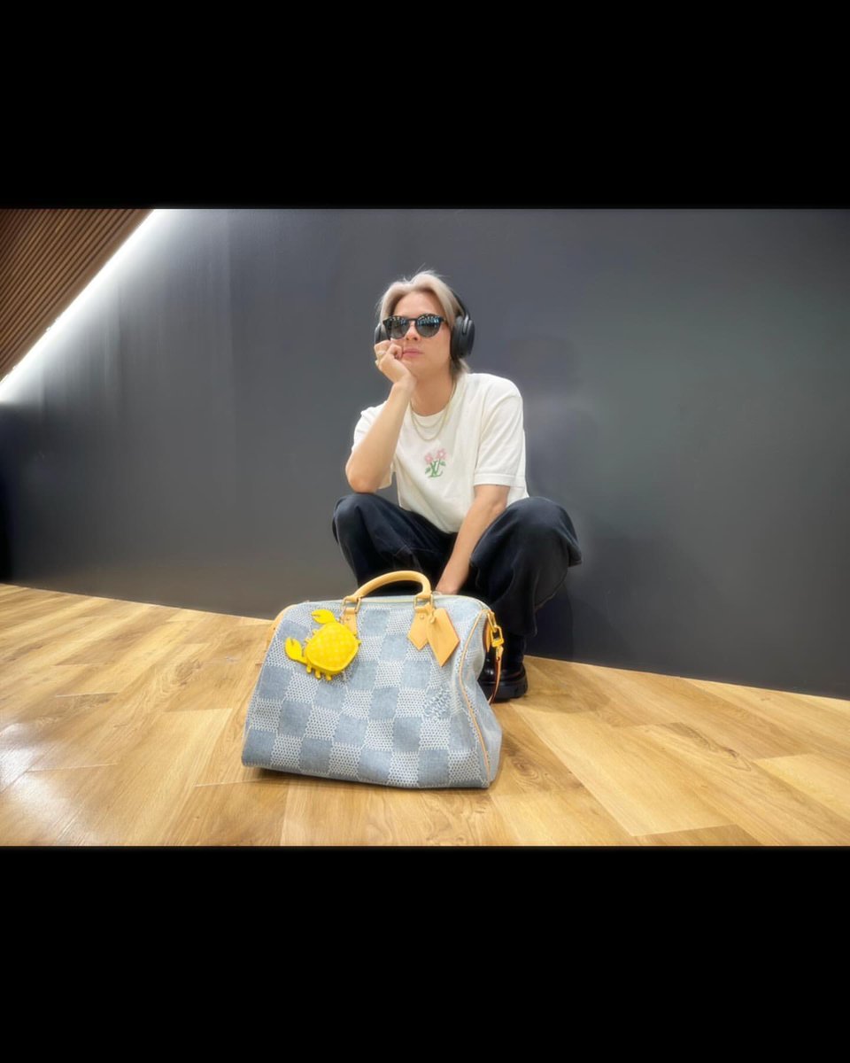 mai_h_desyo's tweet photo. カニピースしてる🦀✌️
紫耀くん可愛いかよ❤️

#ShoHirano #平野紫耀
#LVMenPreFall2024 #LVFashion
@LouisVuitton https://t.co/kCGoLVvcy1