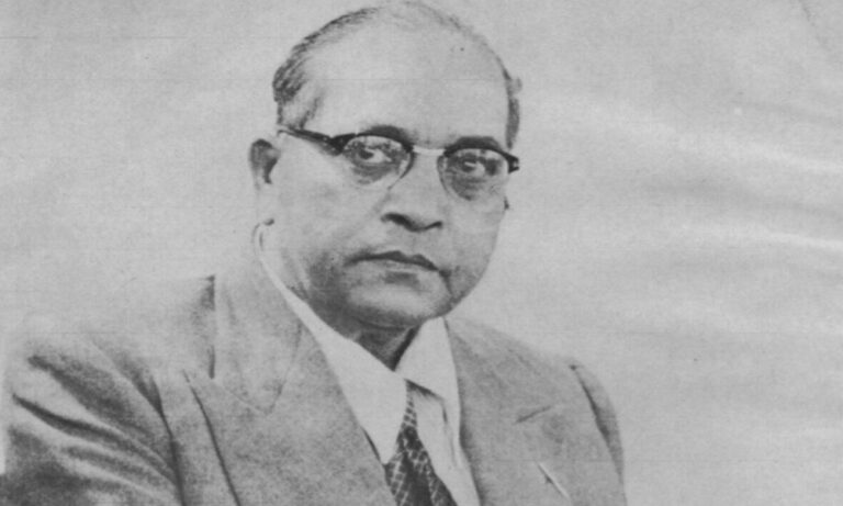 बाबा साहब ने कहा था –

"मैं ब्राह्मणों द्वारा निष्पादित होने वाले किसी भी समारोह को स्वीकार नहीं करूँगा"

अगर आप अंबेडकरवादी है तो लिखें 
क्रांतिकारी जय भीम