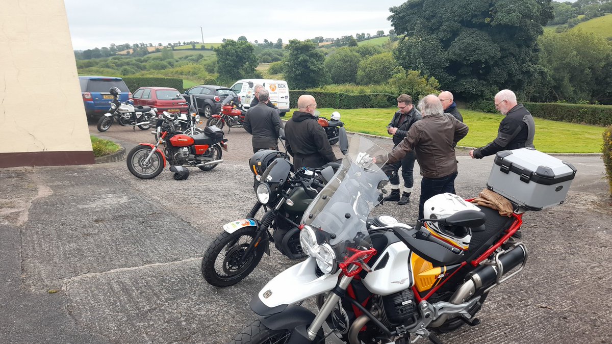 BulldogBDX's tweet photo. The gathering begins....
#D2Ds #DavesHouse2DavesHouse
#NIGuzzis #MotoGuzzi https://t.co/WBrbxYYQsx