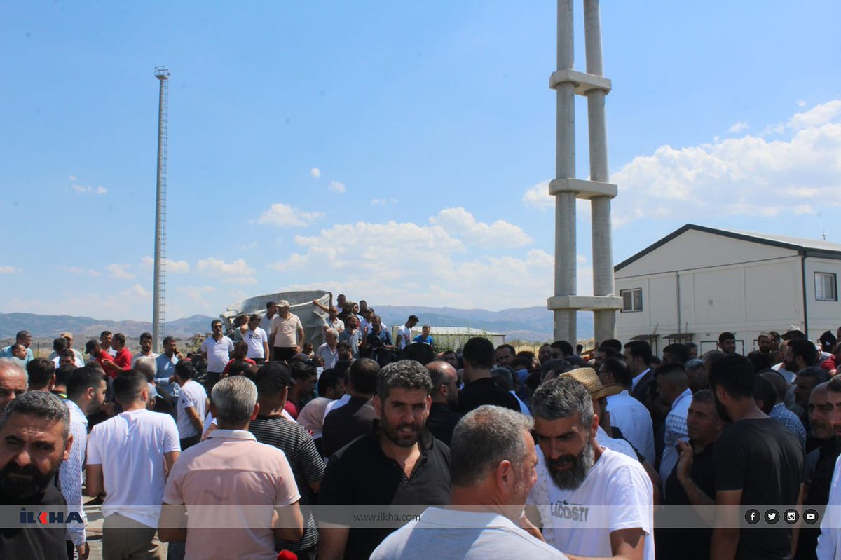 HÜDA PAR Elazığ İl Başkanı Kavaklı eylem yapan Eti Krom işçilerini yerinde ziyaret ederek destek verdi
👇👇👇👇
ilkha.com/siyaset/huda-p…