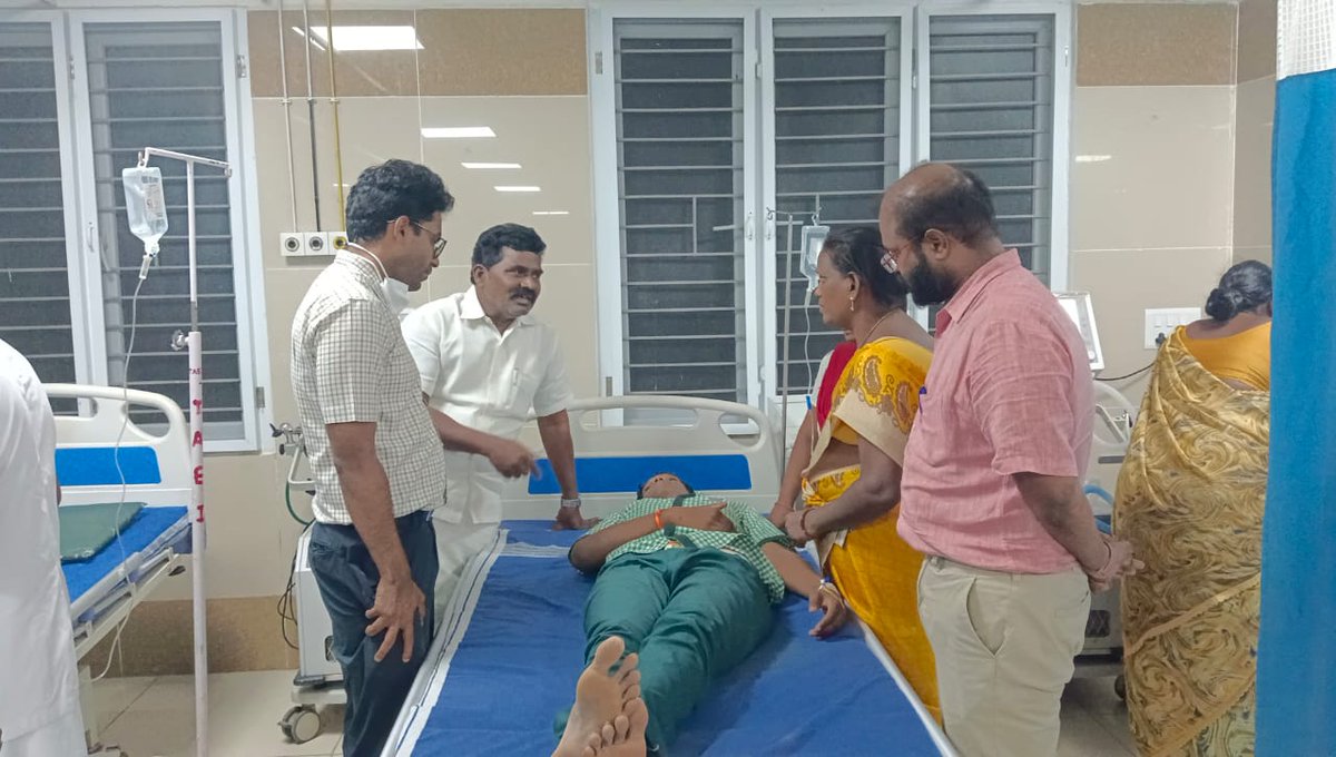 Ponnarasu_offic's tweet photo. கள்ளக்குறிச்சி மாவட்டம் சின்னசேலம் அருகில் உள்ள தாகம்தீர்த்தாபுரம் அருகில் உள்ள வெல்டன் தனியார் பள்ளி பேருந்து இன்று மாலை 33 மாணவர்களை ஏற்றுக் கொண்டு நயினார்பாளையம் நோக்கி சென்று கொண்டிருந்த பள்ளி பேருந்து குரால் கைகாட்டி அருகே விருத்தாசலம் - சேலம் சாலையில் வாகனங்கள் மெதுவாக https://t.co/oxPOJ8MWyF