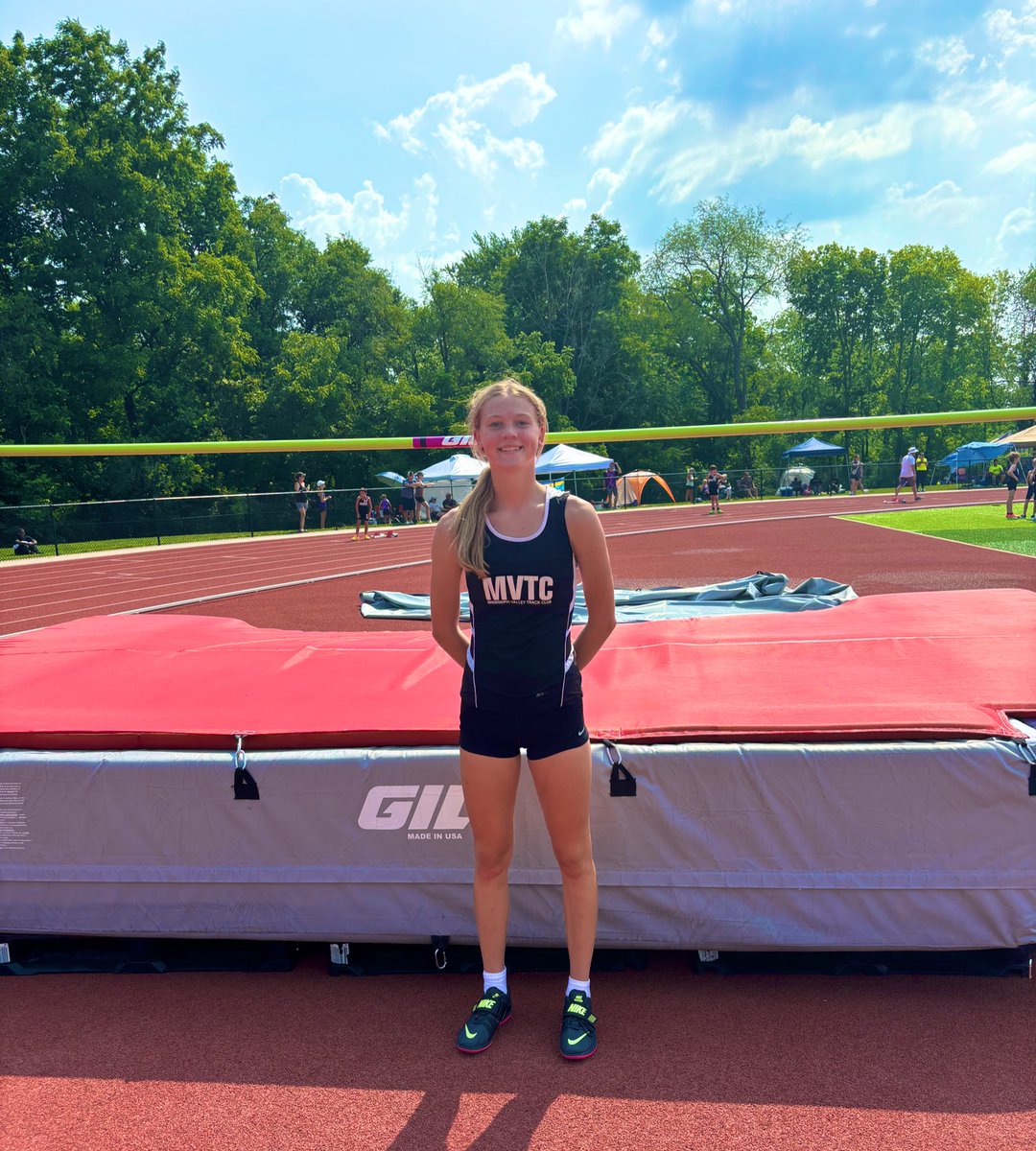 AFlopsuni's tweet photo. Huge PR for Alyssa in the 15/16 high jump! She is now within 2 inches of passing her my best jump in college! 🌟5’6” today!! Her new goal, dunk a basketball 🏀 and beat  my high jump record. #mvtc  #Lancer @Schroeder_A22 https://t.co/nIUjh0476s