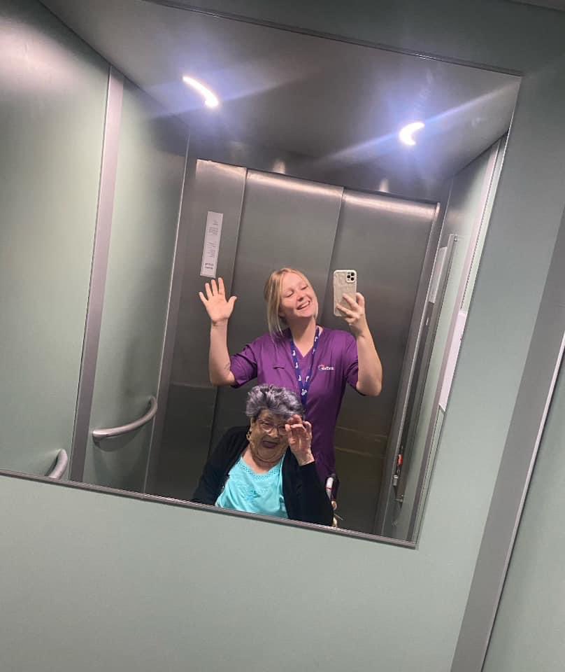 Thank you to our lovely Ann who repotted our tomato and chilli pepper plants today, that we were so kindly gifted 🍅 🌶️
We also checked how tall the sunflowers were 🌻