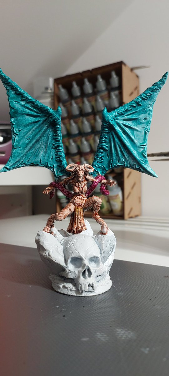 PatrykWiczling's tweet photo. Demon and new wing painting.  I discover something new all the time.  
@warhammer @thearmypainter #bloodbowl #woodelf #speedpaint #hibby #paitingminiatures #miniatures https://t.co/bHrfuxgpwD