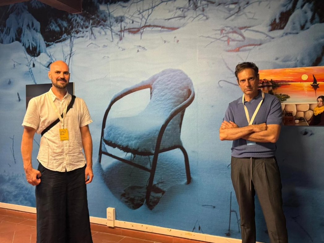 IEBalearics's tweet photo. ▶️Aquests dies, el secretari autonòmic de Cultura i vicepresident de l'@IEBalearics , Pedro Vidal, ha assistit als dies inicials del festival internacional de fotografia @CortonaOTM, amb "Androids in the Woods" de @Toni_Amengual , guanyador de la convocatòria oberta de l'IEB 📸. https://t.co/NhrCx9LLyt