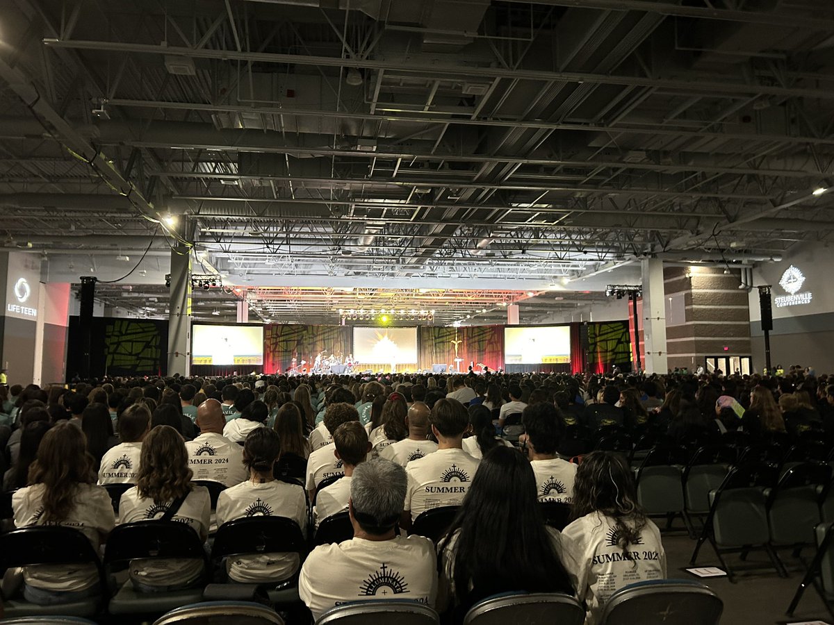 SaintAnnDC's tweet photo. Prayer Team volunteer at the Steubenville West conference. She walked in at the exact right time to say a prayer with someone truly in need at the doors to the Conference. “I wasn’t late. Holy Spirit time!”

2,000 teens are here praising the Lord! 300 already went to confession. https://t.co/oVExT93ouH