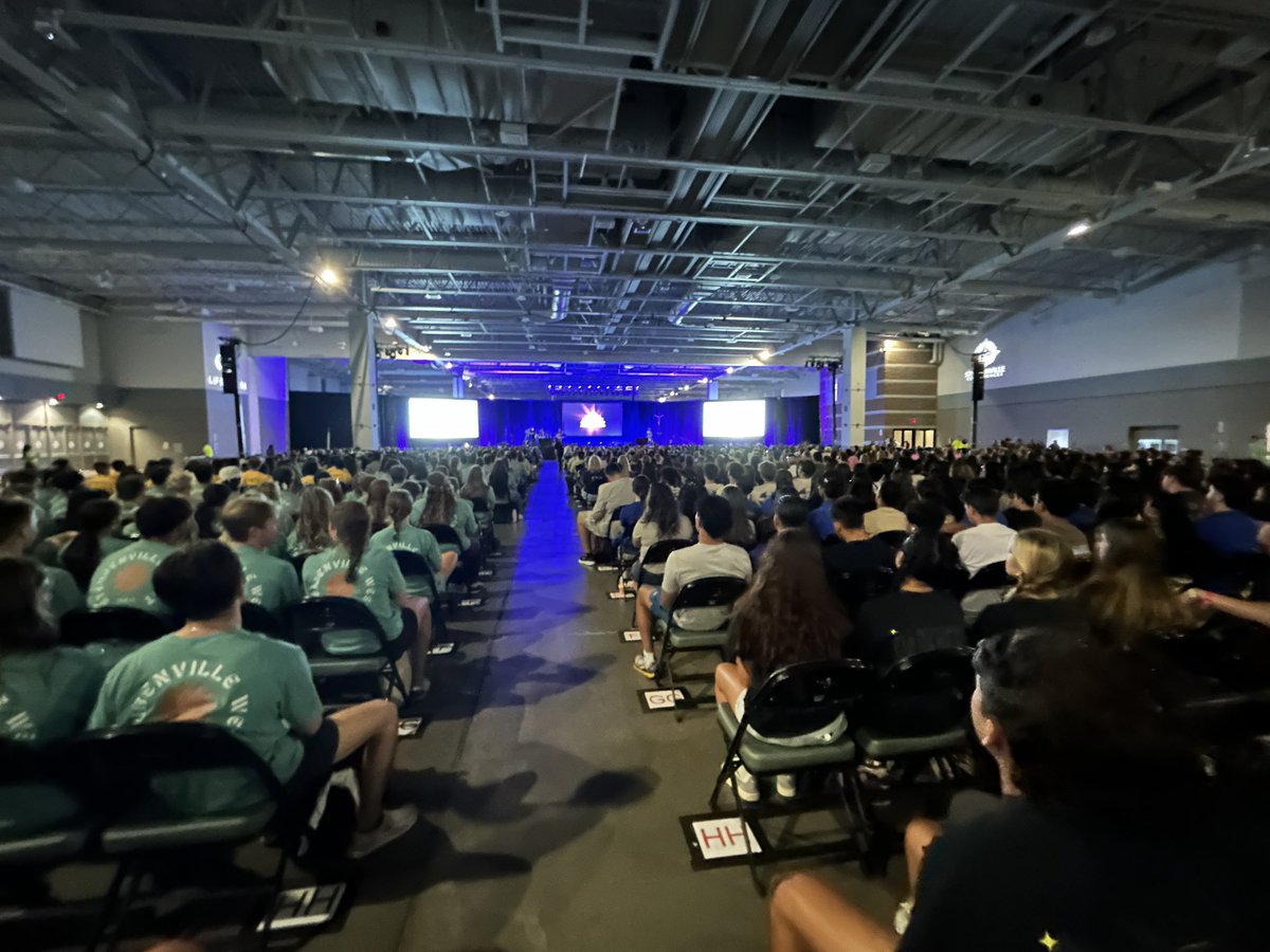 SaintAnnDC's tweet photo. Prayer Team volunteer at the Steubenville West conference. She walked in at the exact right time to say a prayer with someone truly in need at the doors to the Conference. “I wasn’t late. Holy Spirit time!”

2,000 teens are here praising the Lord! 300 already went to confession. https://t.co/oVExT93ouH