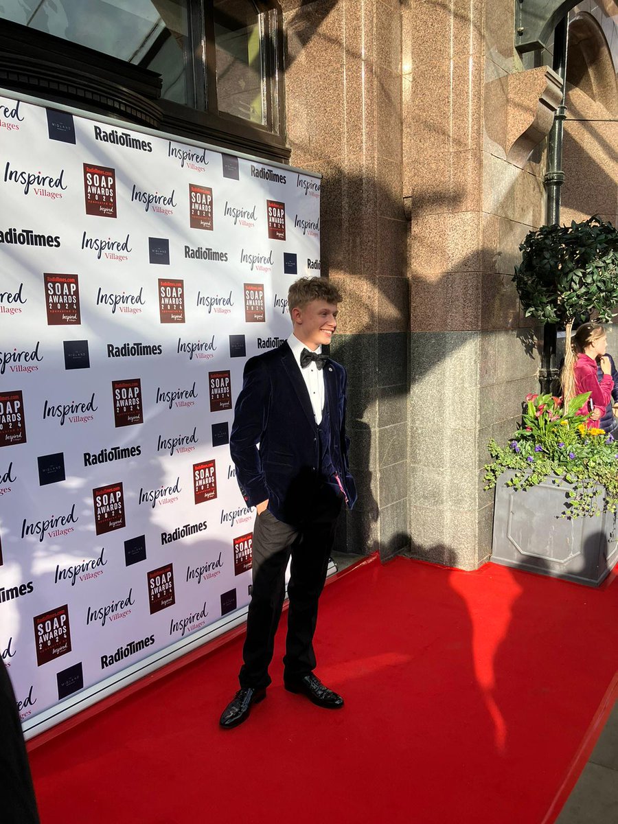 itvcorrie's tweet photo. It's all smiles on the Radio Times Soap Awards red carpet ✨

Wish us luck 🤞

@RadioTimes #Corrie @ITV https://t.co/Nj1ezxZsvY