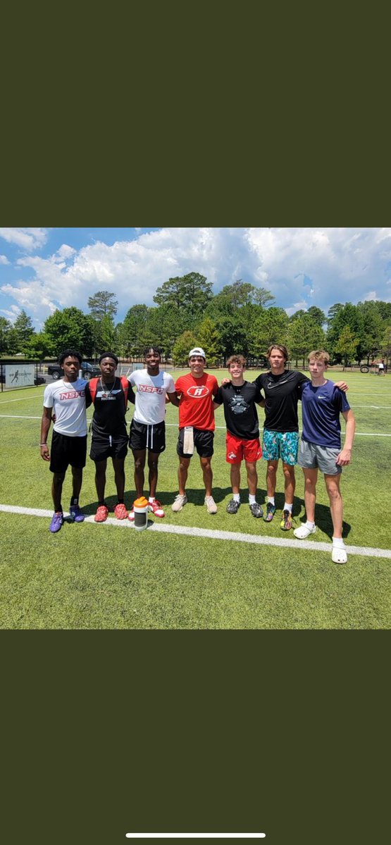 Cjsouth0819's tweet image. Working with the guys @ERidley12 @DaneAskins @ZachQB9 @KaiFranklin14 @Willphill1205