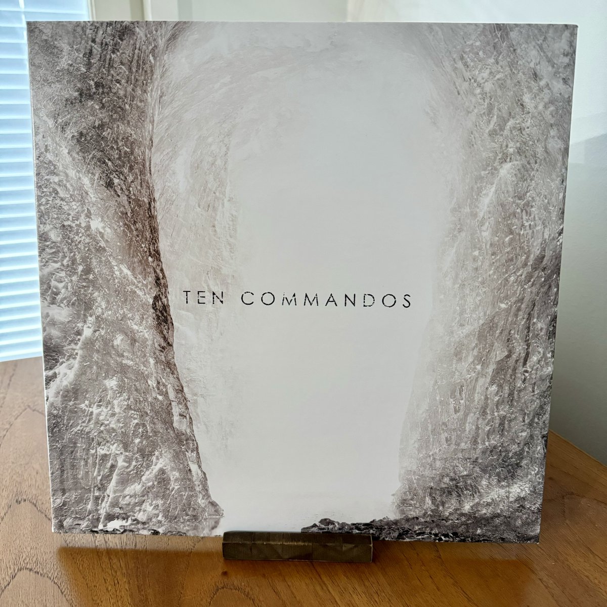 jussiertio's tweet photo. 🎶"Take me through the garden, take me through the dark / Baby, beg your pardon, keep me from coming apart"🎵
Ten Commandos – Ten Commandos
(2015 US, Canada & Europe)
#TenCommandos @10Commandos
#nowspinning #vinylrecords #vinylcommunity https://t.co/R3LJwI1a7P