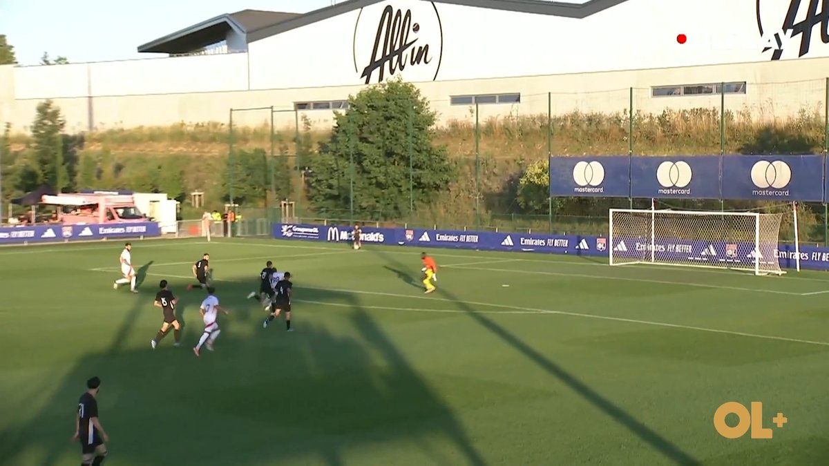OL__Plus's tweet photo. #OL 7-0 #CDFC
doublé pour Molebe
(89ᵉ mn)
#OLCDFC https://t.co/9YrnxwyrwQ