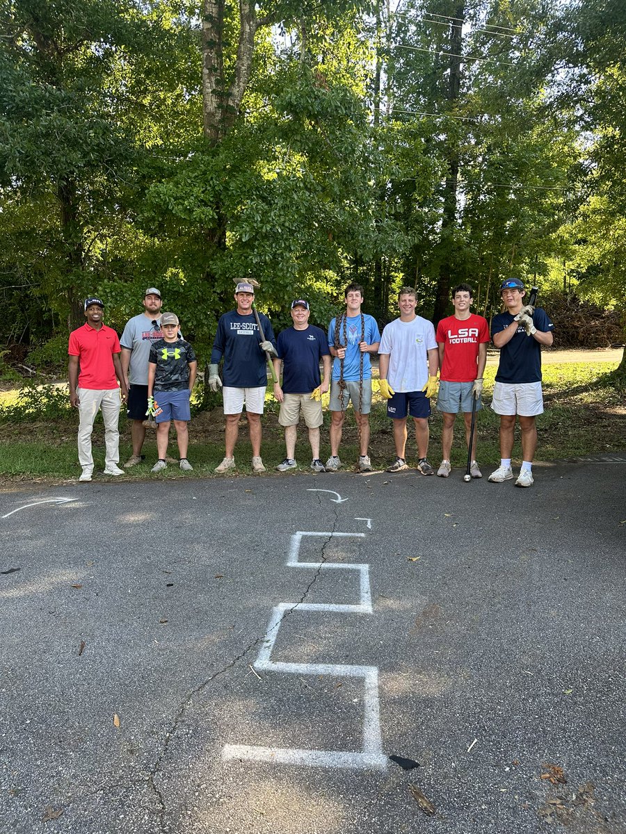 lsabaseball24's tweet photo. Mark 10:45
Today Lee-Scott baseball families and players took on Serve Day. What a great opportunity to serve Southern Prep Academy to help them create a space for their weight room. #lsabaseball #serve #bluecollar https://t.co/k9L0nX2uqu