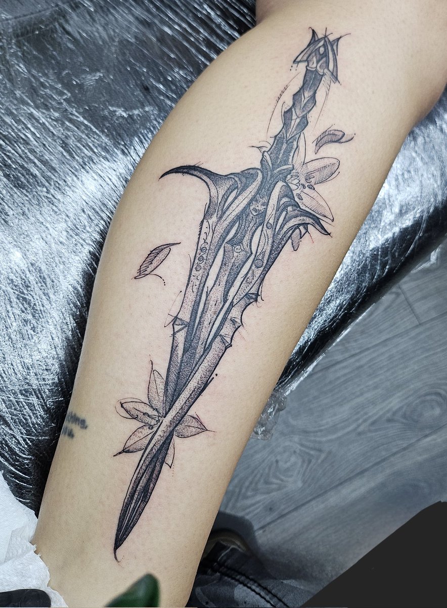 BetwixtBetweenn's tweet photo. Finally got my Rhapsody tattoo today! #bg3 https://t.co/wLWAxVlger