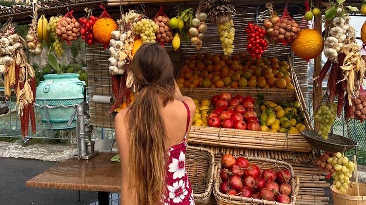 wandervoyage's tweet image. Beach day with fruit snacks 🍒🍓🍉