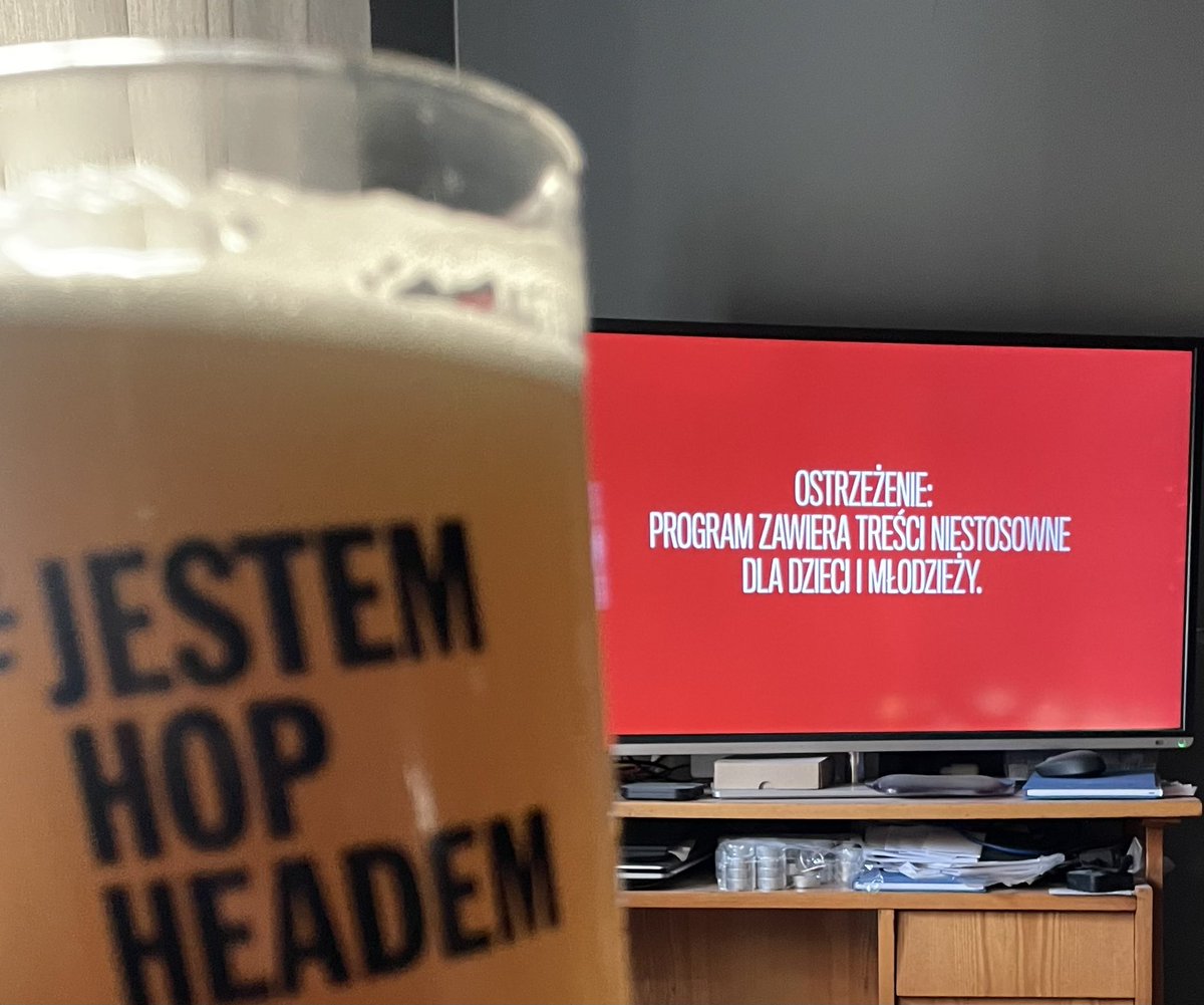 paruffkowy's tweet photo. Dorosłość 🍺😐
#Wasze https://t.co/J2SkULc5aI