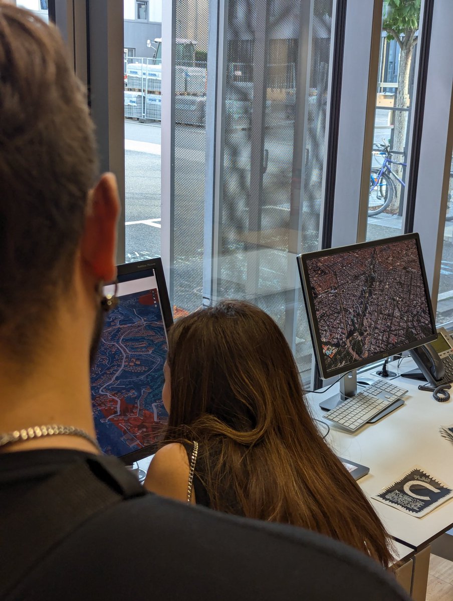 E7VZO's tweet photo. En Alemania, el Digital Bauhaus Lab estuvo exhibiendo el mapa calle a calle así como el mapa fotogramétrico de @nmas y @urbanly_org. Ver ambos proyectos lado a lado fue una experiencia religiosa. Gracias por apoyarnos y echarnos buena vibra. 

Hemos puesto a México en el mapa. https://t.co/m1gFKHdqK9