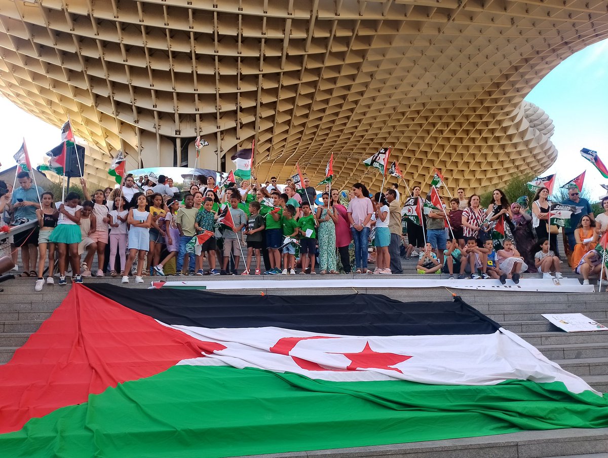 Ojalá más temprano que tarde estos niños y niñas saharauis puedan disfrutar de su País en paz y libertad.

#Sevilla #SaharaLibre