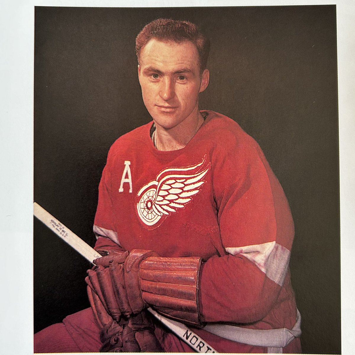 Claude6Landry's tweet image. #RedKelly witnessed the Fontinato-Howe incident midway through a remarkable career that saw him win four Stanley Cup titles with Detroit and four more with Toronto.